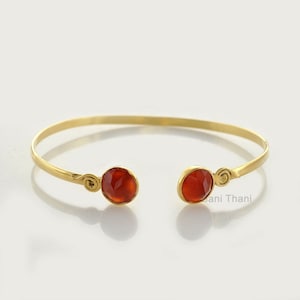Fanta Chalcedon Edelstein Manschette Armband - Vergoldetes 925 Sterling Silber Armband - Runder Edelstein Armreif - Geburtstagsgeschenk - Verstellbare Manschette
