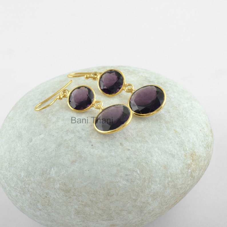 Orecchini pendenti con ametista viola - Orecchini con quarzo ametista viola rotondo sfaccettato da 14 mm e 10 mm placcati in oro - #1575 immagine 2