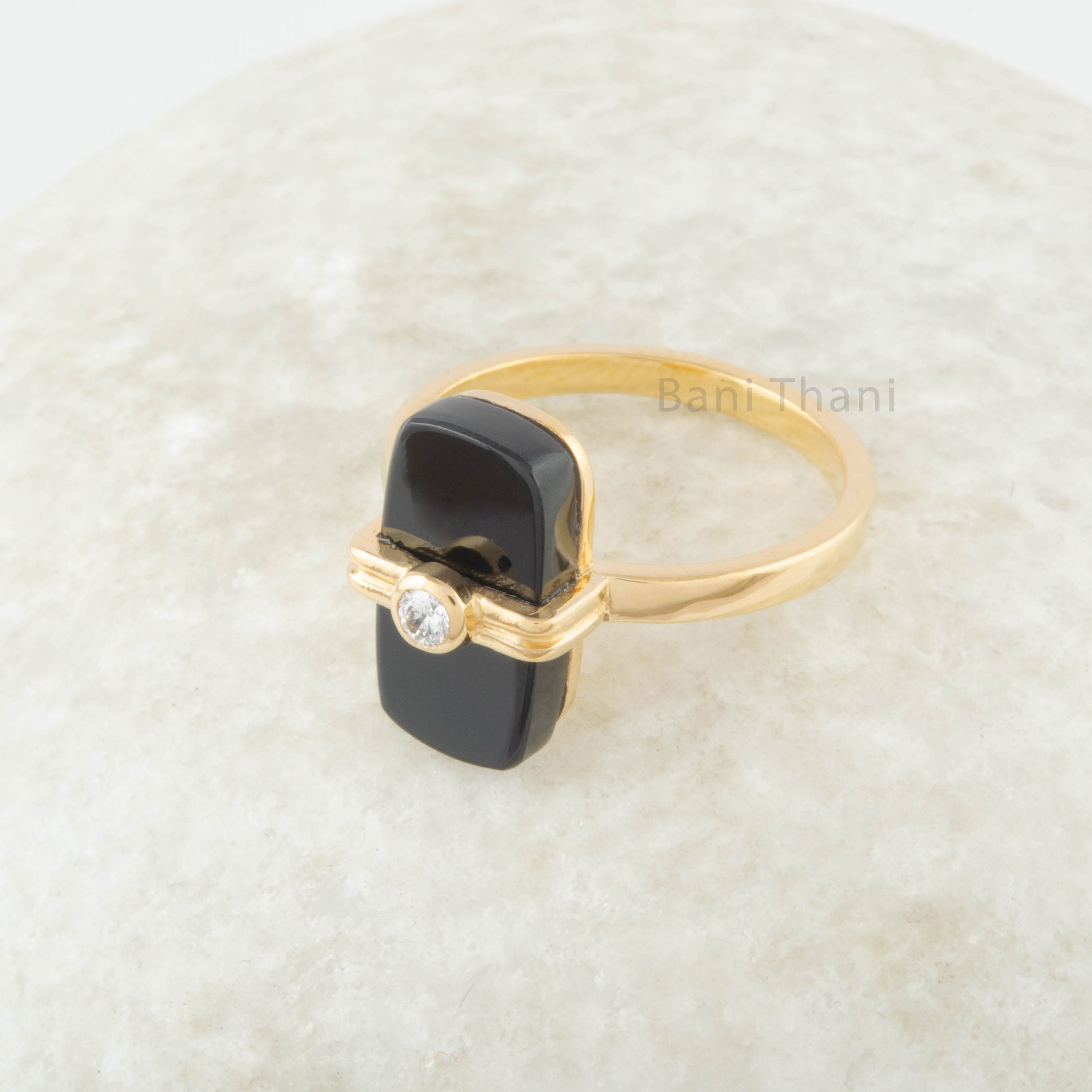 ブラックオニキス六角形 8 x 15 mm フラットクッションリング - 18 