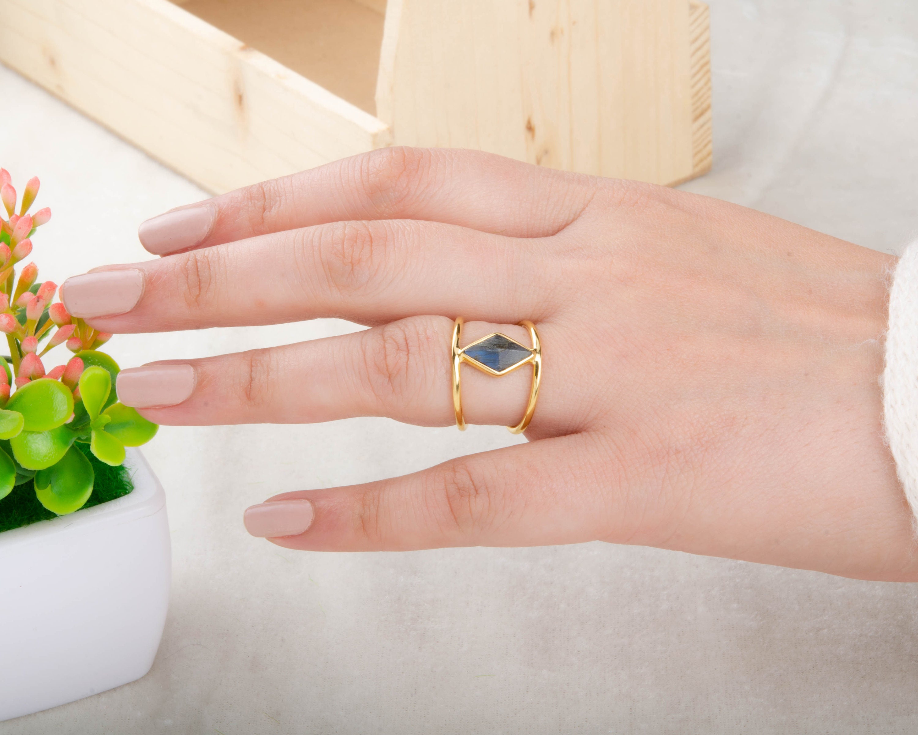 Handmade Ring - Labradorite Gemstone Ring - Double Band - Silver
