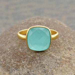 Aqua Chalcedony Anillo-Sterling Silver Ring-Faceted 12mm Cojín Ring-Micron Chapado en oro Gemstone Ring-Bisel Anillo-Regalo para ella