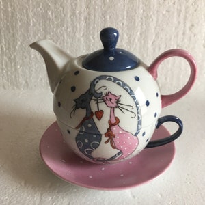 Selfish teapot Cats in love image 1