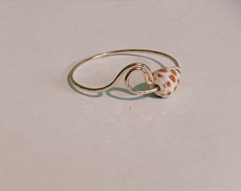 Gold Wave Shell Bangle