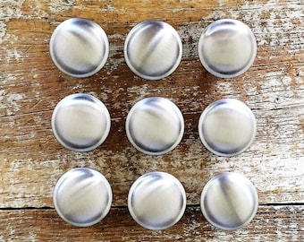 Boutons de tiroir en acier inoxydable brossé : Poignées de meuble Mid-Century modernes, Set de 9