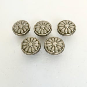 5 Flower Silver Drawer Knobs