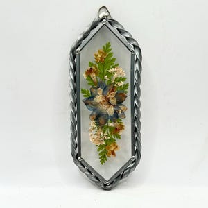 Pressed Dried Flower Stained Glass Sun Catcher: Vintage Floral Decor