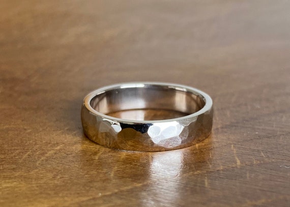 White Gold Hammered Wedding Ring Excellent 14 K Palladium White