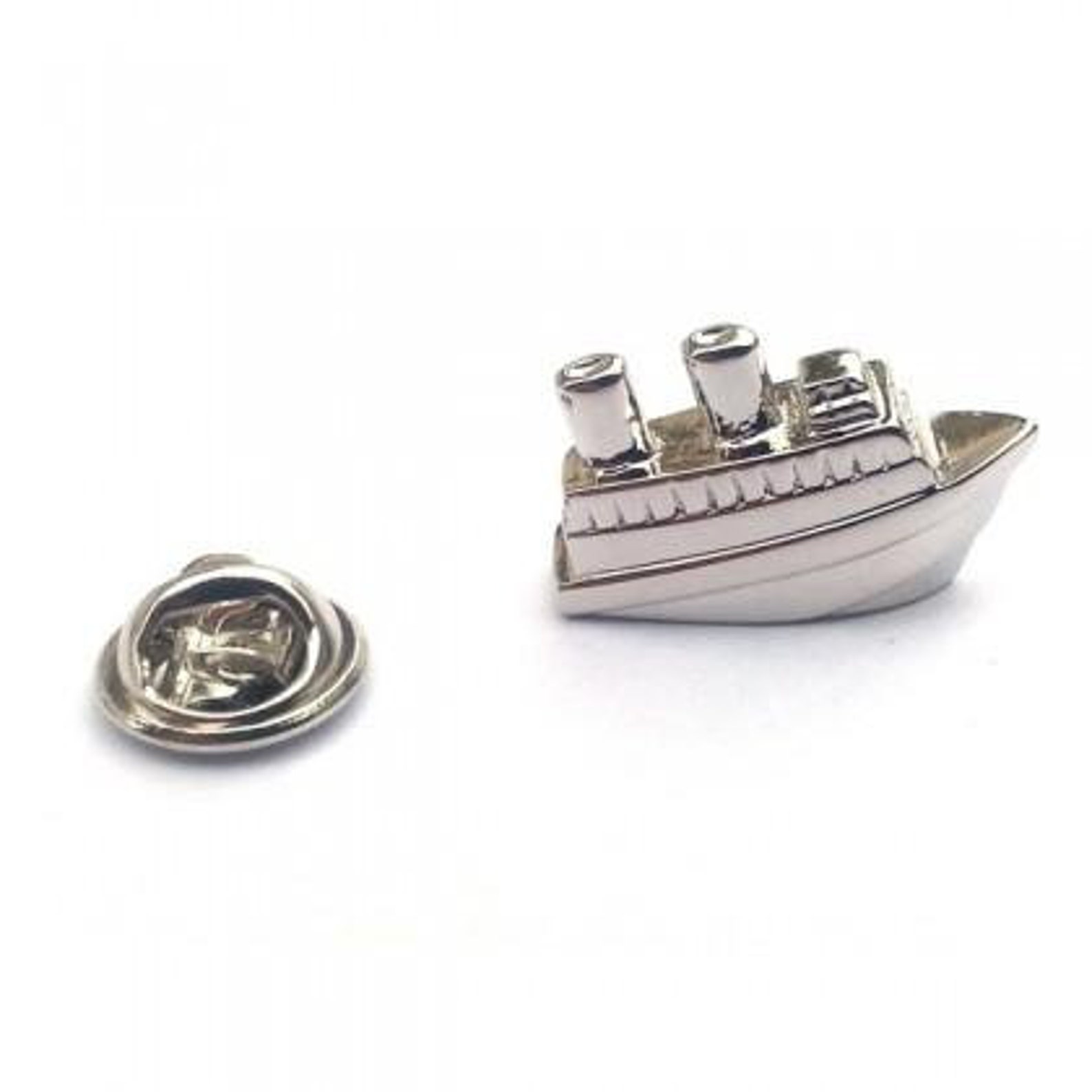 cruise ship pin badges