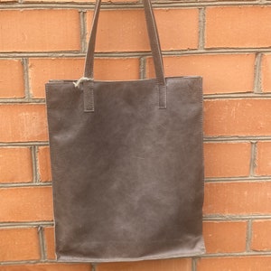 Bolso de hombro grande minimalista de piel de cabra en color gris y marrón / Bolso de mano de piel suave para mujer / Bolso de compras de piel suave / Listo para enviar