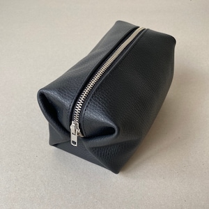 Schwarze Kalbsleder Kosmetiktasche / Leder Make-up Etui / Gefüttert Reißverschluss Beutel / Leder Kulturtasche / Versandfertig