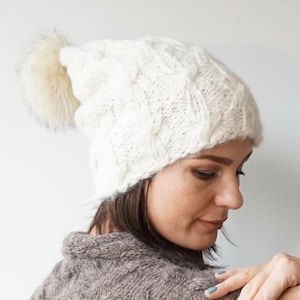 Hand Knit Natural Wool White Soft Alpaca Women Hat / Chunky Slouchy Soft Beanie With Large Fox Fur Pom Pom / Ski Hat image 1