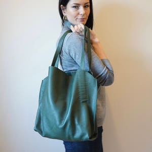 Rote Leder Umhängetasche / Slouchy Hobo Bag / Strukturiertes weiches Kalbsleder / Ungefüttert Bild 9