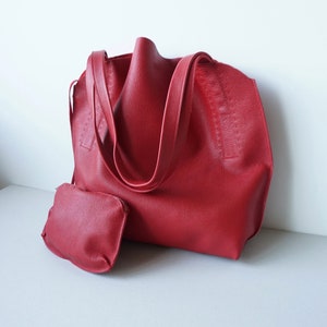 Rote Leder Umhängetasche / Slouchy Hobo Bag / Strukturiertes weiches Kalbsleder / Ungefüttert Bild 4