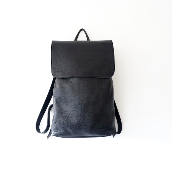 Large Black Leather Backpack: Minimalist Unisex Traveler Bag, Fits 15" Laptop