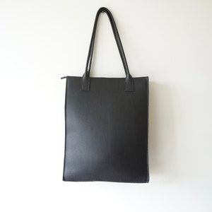 Borsa a tracolla in pelle grande minimalista nera / Borsa tote donna / borsa in pelle nera immagine 1