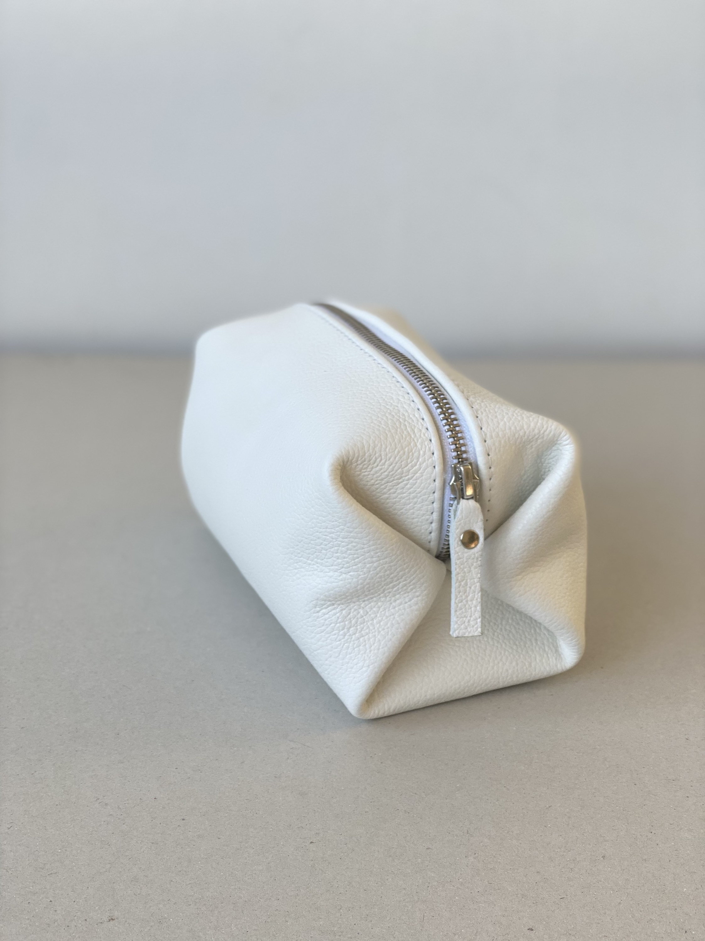 Off White Leather Cosmetic Bag / Milky White Leather Makeup 