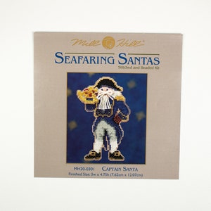 Captain Santa Mill Hill Kit, Seafaring Santas Serie, Kreuzstichpackung, Perlenpackung, inkl gelochtem Papier, Garn, Perlen und Nadeln