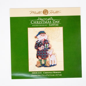 Christmas Morning Santa Mill Hill Kit, Christmas Day Series, Kreuzstichpackung, Perlenpackung, inkl gelochtem Papier, Garn, Perlen und Nadeln