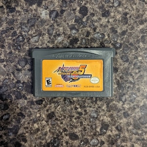本物 - ロックマン バトルネットワーク 5: チームプロトマン - 任天堂ゲームボーイアドバンス - GBA - ゲームカートリッジのみ