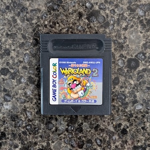 正規品 - ワリオランド 2 - 任天堂ゲームボーイ - ゲームボーイカラー - 日本輸入 - リージョンフリー - 簡単にプレイ可能 - ゲームカートリッジのみ