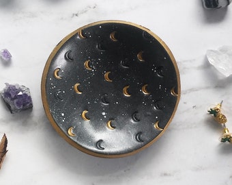 Crescent Moon Ring Dish || Trinket Dish || Jewelry Holder || Clay Dish || Gift for her || Moon Decor || Celestial Decor
