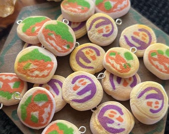 Juego de 2 galletas de Halloween con forma de fantasma y calabaza; marcadores de puntos; accesorios de tejido; registro de progreso.