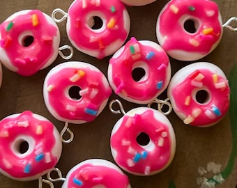 Marcador de puntos con forma de donut rosa con chispas; accesorios de tejido; registro de progreso