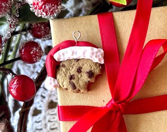 Santa cookie Christmas hygge knitting crochet Progress Keeper; food kawaii charm; stitch marker; Polymer clay