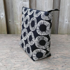 Circles on Black print linen project bag, Shawl size Knitting Bag, Zippered wedge Bag, Crochet Bag, Knitting Tote, Zipper Pouch image 5