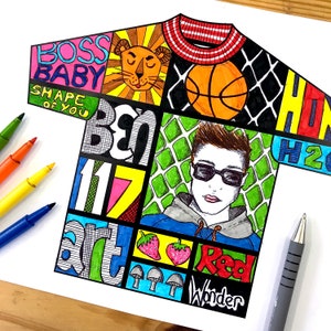 Puede incluir: Una ilustraci&oacute;n colorida de una camiseta con varias palabras e im&aacute;genes. Las palabras incluyen "Boss Baby", "Shape of You", "Ben 117", "Art", "Red Wonder", "Hon H2O". Las im&aacute;genes incluyen un le&oacute;n, un bal&oacute;n de baloncesto, una persona con un su&eacute;ter y gafas de sol, y fresas.