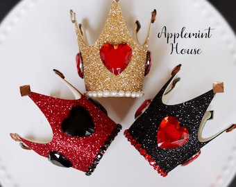 Queen Of Hearts Crown Hair Clip, Queen Of Hearts Costume crown, Birthday Crown, Glitter Crown with Heart, Queen Of Hearts Accessories