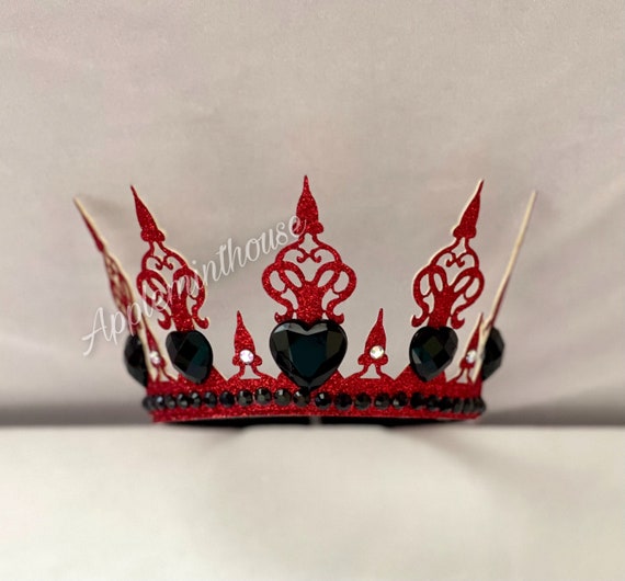 Queen of hearts accessories