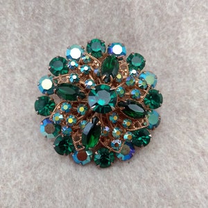 Wunderschöne Vintage große grüne Strass Brosche, so funkelnd!