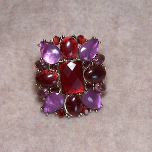 LIZ CLAIBORNE vintage cabochon brooch