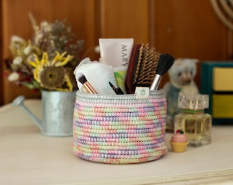 Crochet Basket / Organizer / Cosmetics Holder