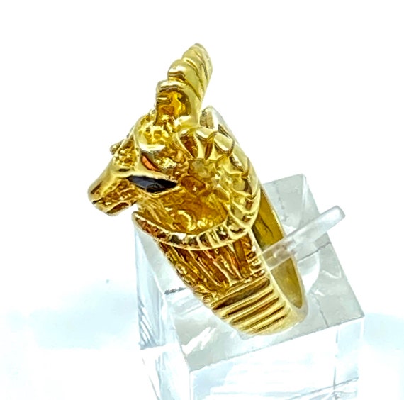 14K Gold Garnet Capricorn Ring - Zodiac Sign State