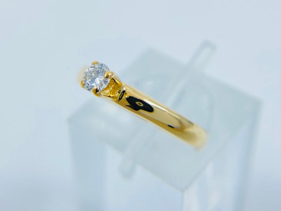 18K Gold Solitaire Diamond Engagement Ring - Daint