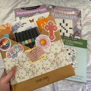 Blind Date with a Devotional | Christian Coloring Books | Faith Reflection, Bible Stickers, Pens | Thoughtful Christian Gift Ideas Bild 4