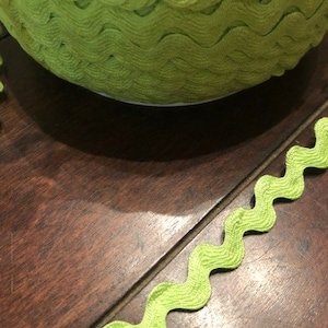 Lime green 1/2 inch rick rack trim by the yard, polyester ric rac trim, rick rack by the yard, apple green rick rack sewing trim, green trim