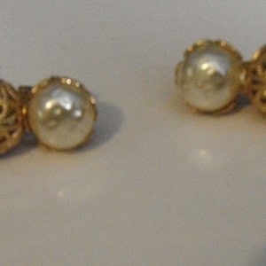 Elegant Faux Pearl and Gold Tone Filigree Metal Works Clip-on Earrings