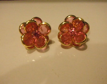 Pink Glass Stone Petals Flower Clip-on Earring with Gold Tone Trim!