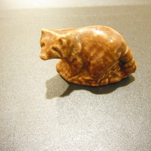 Marrom Guaxinim Rosa Vermelha Chá Inglês Wade Animal Personagem, Figura Em Miniatura Animal De Porcelana
