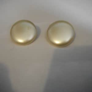 Mid-century Faux Pearl Round Disk Clip-on Earrings