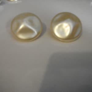 Plastic Faux Pearl Round Clip-on Earrings