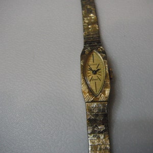 Vintage Wittnauer "Geneve" Mechanical Jeweled Ladies Wristwatch 10k GRF, Working Condition! Needs Cleaned!