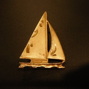 Sail Boat Brooch, Nautical Sail Boat Brooch, Gold Tone Sail Boat Brooch