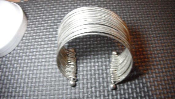 Open Cuff Silver Plate Loose  Wire Bracelet - image 8
