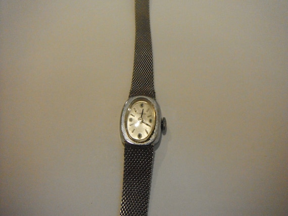 1972 Ladies Timex 17 Jewels Mechanical Watch- Mot… - image 4