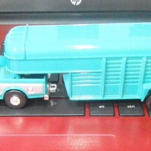 ERTL 1:64 Teal Blue & Silver Truck with Horse Trailer - Oversville Iowa USA