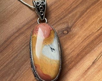 Mookaite Jasper Pendant in silver sterling, "Kindness"